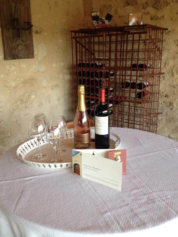 Chateau Nardou Saint-Sulpice-et-Cameyrac Quarto foto